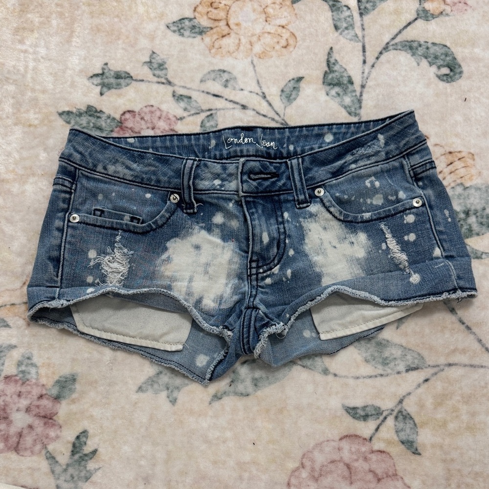 LONDONJEAN Light Blue Distressed Jean Shorts